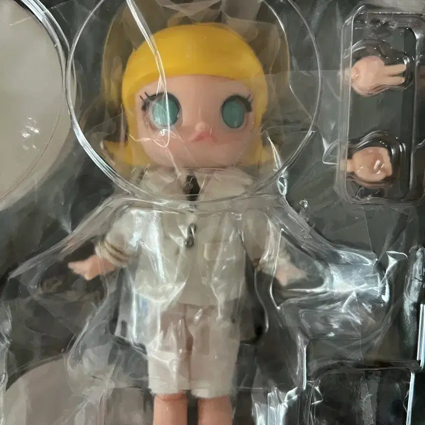 [BUNJANG] Pop Mart Molly x Bryce Cabin Crew Molly Full Set / 팝마트 몰리 x 브라이스 캐빈 크루 (몰리 셋트 만)