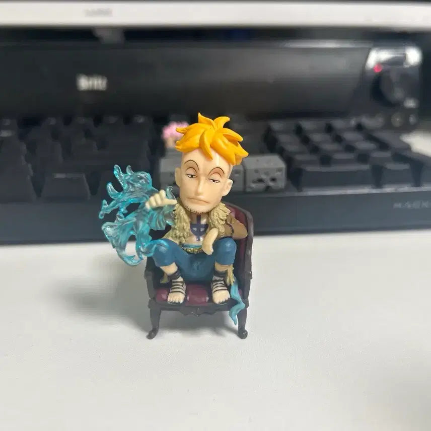 [BUNJANG] Marco Seated Statue Figure / 마르코 좌상 피규어