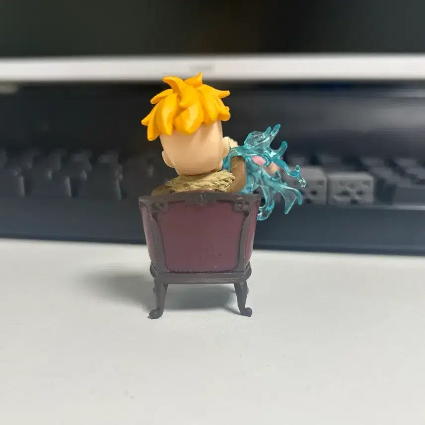 [BUNJANG] Marco Seated Statue Figure / 마르코 좌상 피규어