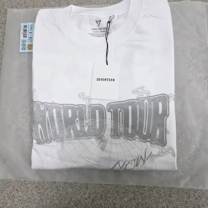 [BUNJANG] SEVENTEEN NEW WORLD TOUR ENCORE Long Sleeve T-Shirt (M) / 세븐틴 NEW_ WORLD TOUR ENCORE 긴팔 티셔츠(M)