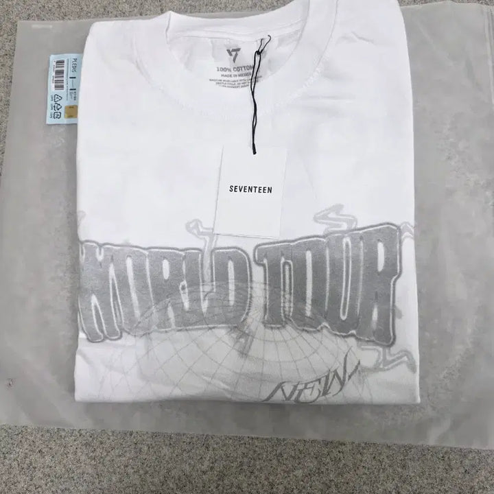 [BUNJANG] SEVENTEEN NEW WORLD TOUR ENCORE Long Sleeve T-Shirt (M) / 세븐틴 NEW_ WORLD TOUR ENCORE 긴팔 티셔츠(M)