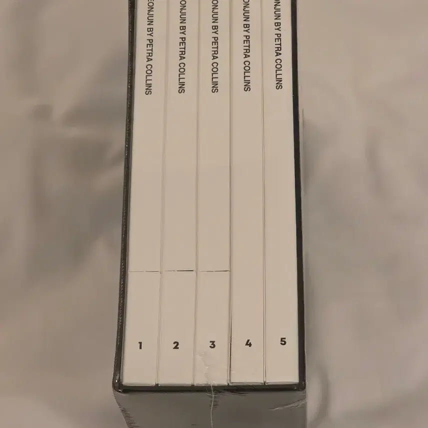 [BUNJANG] Yeonjun Petra Collins Exhibition Framed Postcard Bundle Set (Sealed) / 연준 페트라콜린스 전시회 프레임 엽서 미개봉 일괄