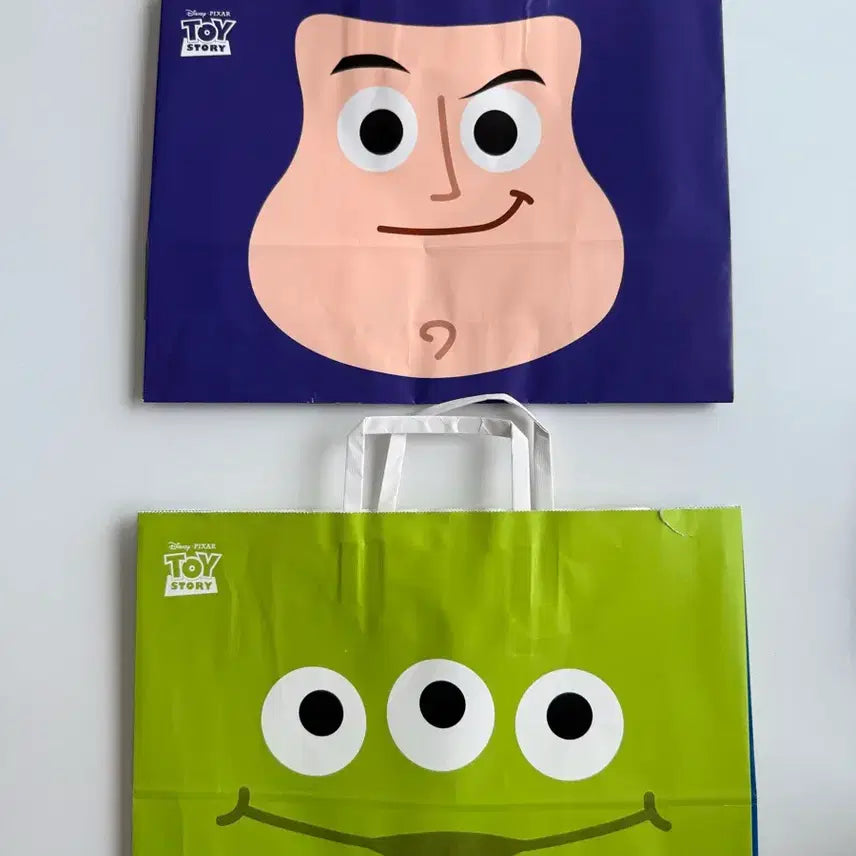 [BUNJANG] Innisfree x Toy Story Alien &amp; Buzz Shopping Bag Bundle Set / 이니스프리 x 토이스토리 알린 에일리언 버즈 쇼핑백 일괄