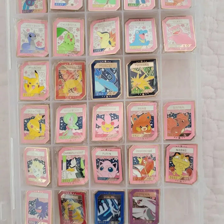 [BUNJANG] Isak Toast Pokémon Badge Set (1st, 2nd, 3rd Gen - Cherry Blossom Day/Night) Bundle Set / 이삭토스트 포켓몬 뱃지 세트 1차 2차 3차(벚꽃낮밤) 61종 전종 일괄