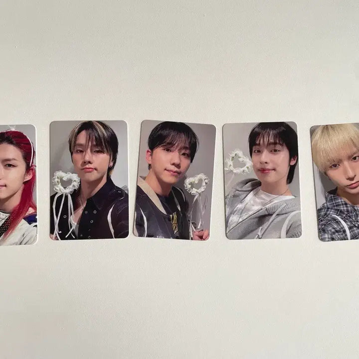 [BUNJANG] Xdinary Heroes Beautiful Mind Concert Photocard Bundle (Excludes Jooyeon) + Phone Tab / xdinary heroes 천사 엑디즈 뷰티풀 마인드 콘서트 포토카드 5장+폰탭