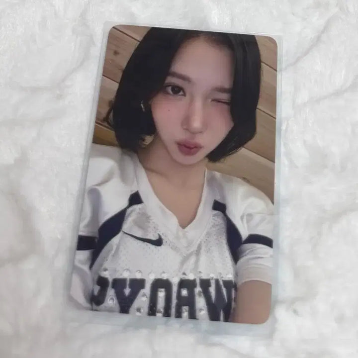 [BUNJANG] HATSU TO HATSU Jiwoo Photocard Everline / 하츠투하츠 하투하 지우 스타일 에버라인 포카 양도 판매