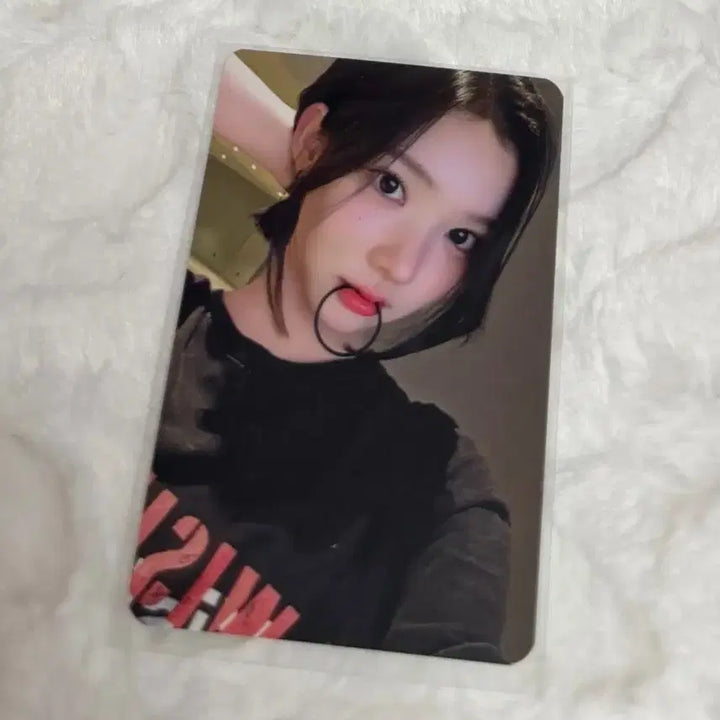 [BUNJANG] HATS TO HEARTS Jiwoo Style MUVIT Lucky Draw Photocard / 하츠투하츠 하투하 지우 스타일 뮤빗 럭드 포카 양도 판매