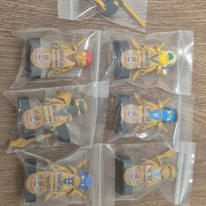 [BUNJANG] LEGO Ninjago 10th Anniversary Gold Minifigure 6-Piece Set / 레고 닌자고 10주년 골드 미니피규어 6종 세트