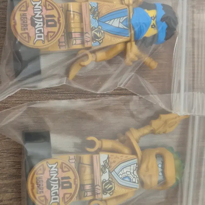 [BUNJANG] LEGO Ninjago 10th Anniversary Gold Minifigure 6-Piece Set / 레고 닌자고 10주년 골드 미니피규어 6종 세트