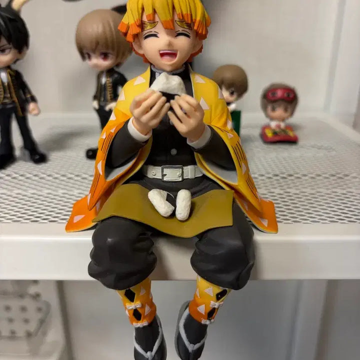 [BUNJANG] Demon Slayer Zenitsu Noodles Stopper Figure / 귀칼 젠이츠 누들스토퍼 피규어