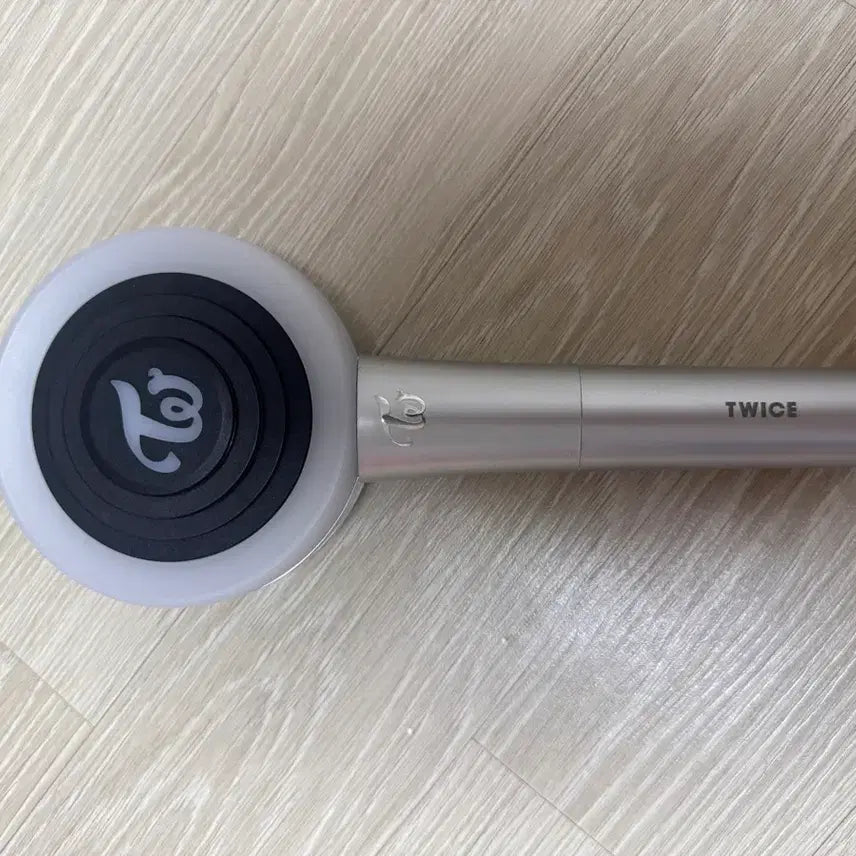 [BUNJANG] TWICE Candy Bong Z Lightstick with Case and Strap / 트와이스 캔디봉 Z(케이스,스트랩 포함)