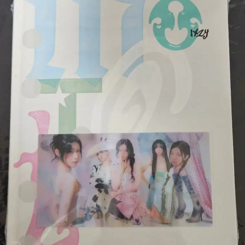 [BUNJANG] ITZY Motto Photobook C Version Sealed / 잇지 Motto 포토북 C 버젼 미개봉