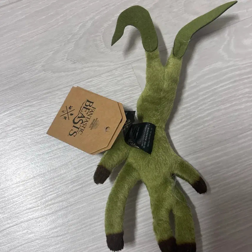 [BUNJANG] Harry Potter Fantastic Beasts Bowtruckle Figure Doll / 해리포터 신비한 동물사전 보우트러클 피규어 인형 새상품