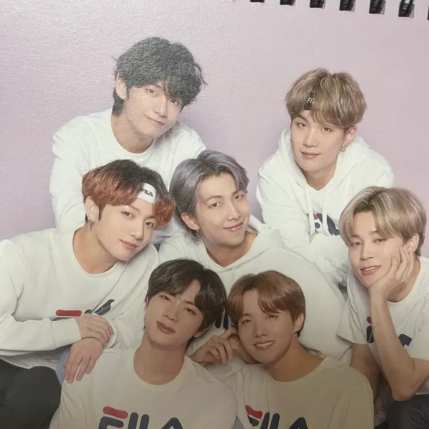 [BUNJANG] BTS x FILA Official Desk Calendar / BTS x FILA 공식 탁상달력