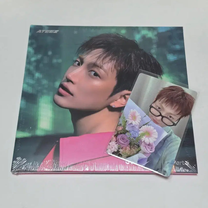 [BUNJANG] ATEEZ Golden Hour 5 Hongjoong Unsealed Digipack &amp; Photocard Bundle Set / 에이티즈 골든아워5 미개봉 홍중 디지팩 및 포카 양도