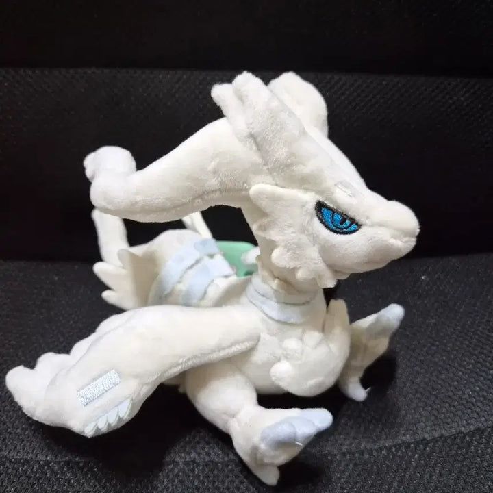 [BUNJANG] Pokemon Store Reshiram Fit Plush Doll / 포켓몬 스토어 레시라무 fit 인형 누이