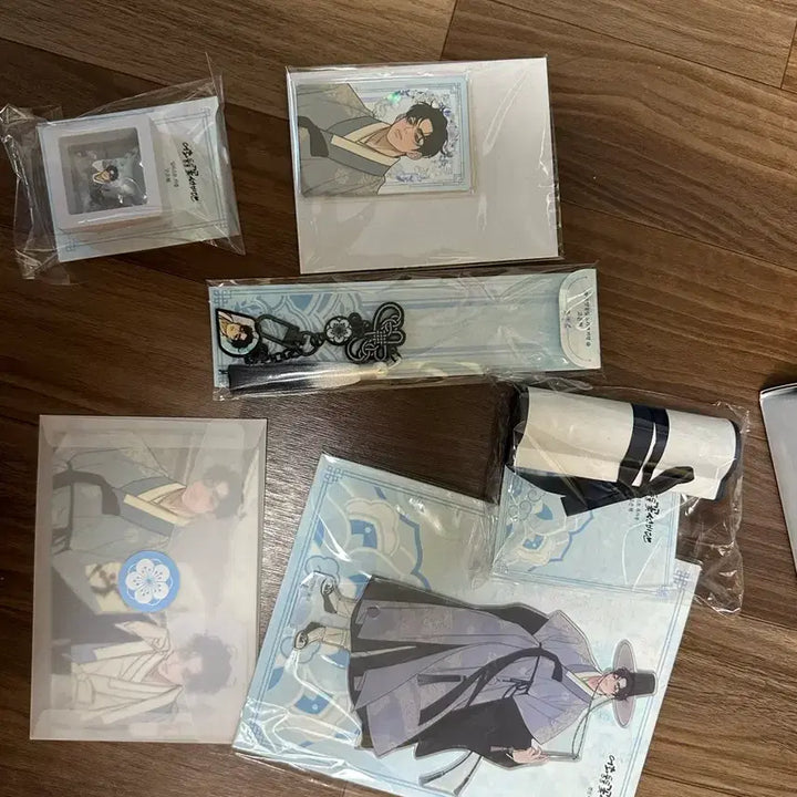 [BUNJANG] Eohwadoongdung Kkotseonbidan Go Eunhyuk Set (Includes Pre-Order Benefit) / 사전특전포함 작전명 순정 고은혁 어화둥둥 굿즈 세트