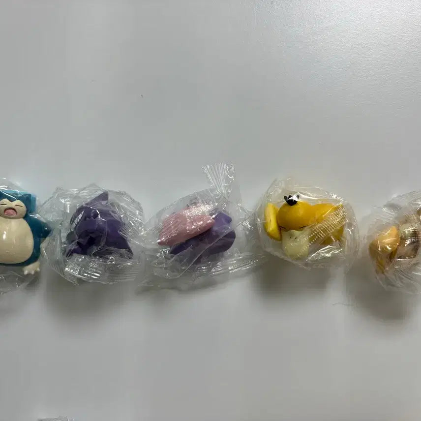 [BUNJANG] Pokemon Monster Ball Drink Figure Set with Pikachu / 포켓몬 몬스터볼 음료 피규어 6개피카츄포함