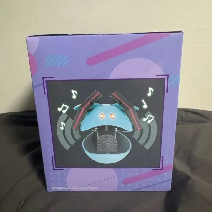 [BUNJANG] Hatsune Miku x Mobile Suit Gundam 45th Anniversary Speaker Figure / [미쿠] 기동전사 건담 45주년 X 하츠네 미쿠 스피커 피규어
