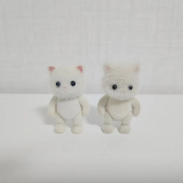 [BUNJANG] Sylvanian Families Old Persian Kitten Sitting Set / 실바니안 파란눈 올드 페르시안 직립아기 세트