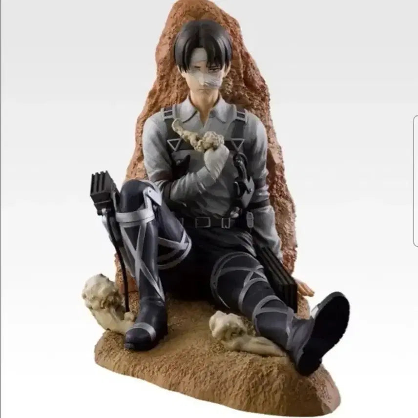[BUNJANG] Attack on Titan Ichiban Kuji C Prize Levi Figure (Sealed) / 진격의 거인 쿠지 제일복권 C상 리바이 피규어(미개봉)