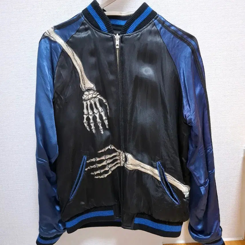 [BUNJANG] Hypnosis Mic Asanuma Shintaro Hanataabi Reversible Skull Sukajan / 급전 하나타비 가쿠단 해골 스카잔 히프노시스 마이크 아사누마 신타로 블루