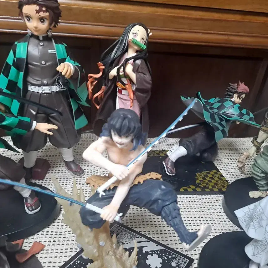 [BUNJANG] Demon Slayer Tanjiro Nezuko Inosuke Shinobu Upper Moon Lower Moon Figure Set / 귀멸의 칼날 피규어 탄지로 네즈코 이노스케 시노부 상현 하현