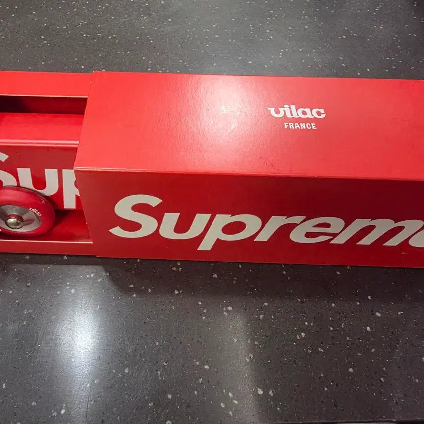 [BUNJANG] Supreme x Vilac Box Logo Car Red / 슈프림 x 빌락 박스 로고 카 레드