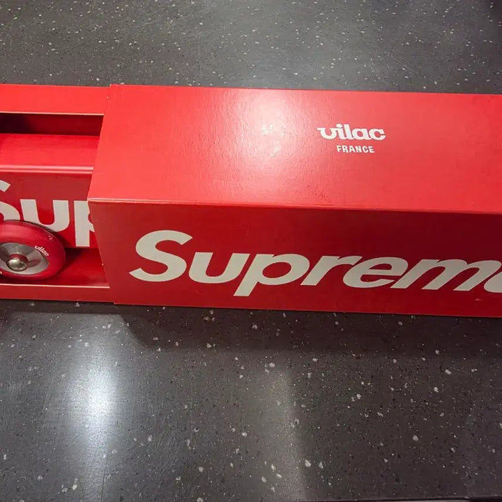 [BUNJANG] Supreme x Vilac Box Logo Car Red / 슈프림 x 빌락 박스 로고 카 레드