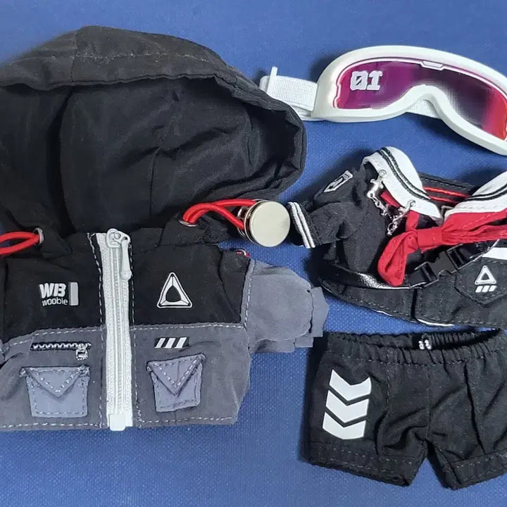 [BUNJANG] 10cm Doll Clothes Set (Special Agent Black/Red &amp; Red Goggles) with Random Unaffiliated Dolls / 10cm인형옷 우블 특수요원 블랙레드 레드고글 랜박 무속성 인형 옷