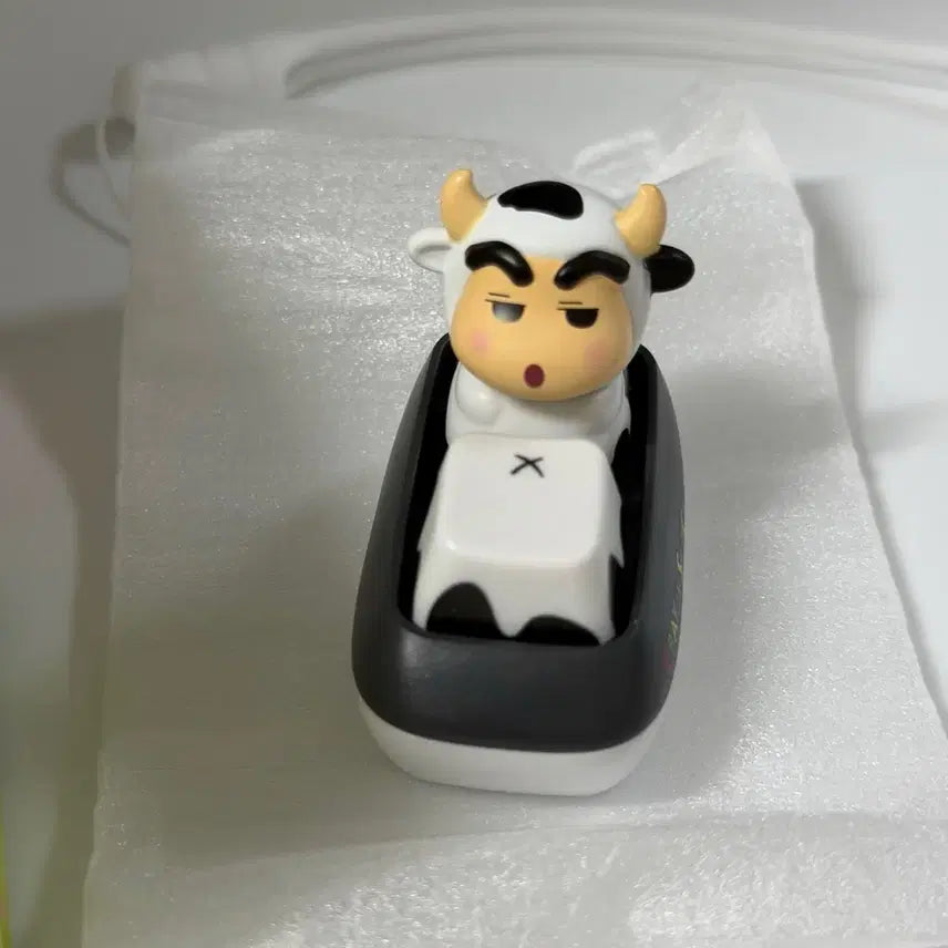 [BUNJANG] Crayon Shin-chan Cow Rider Keycap Figurine / 짱구는못말려 짱구 동물 젖소 소 키캡 클릭커 피규어