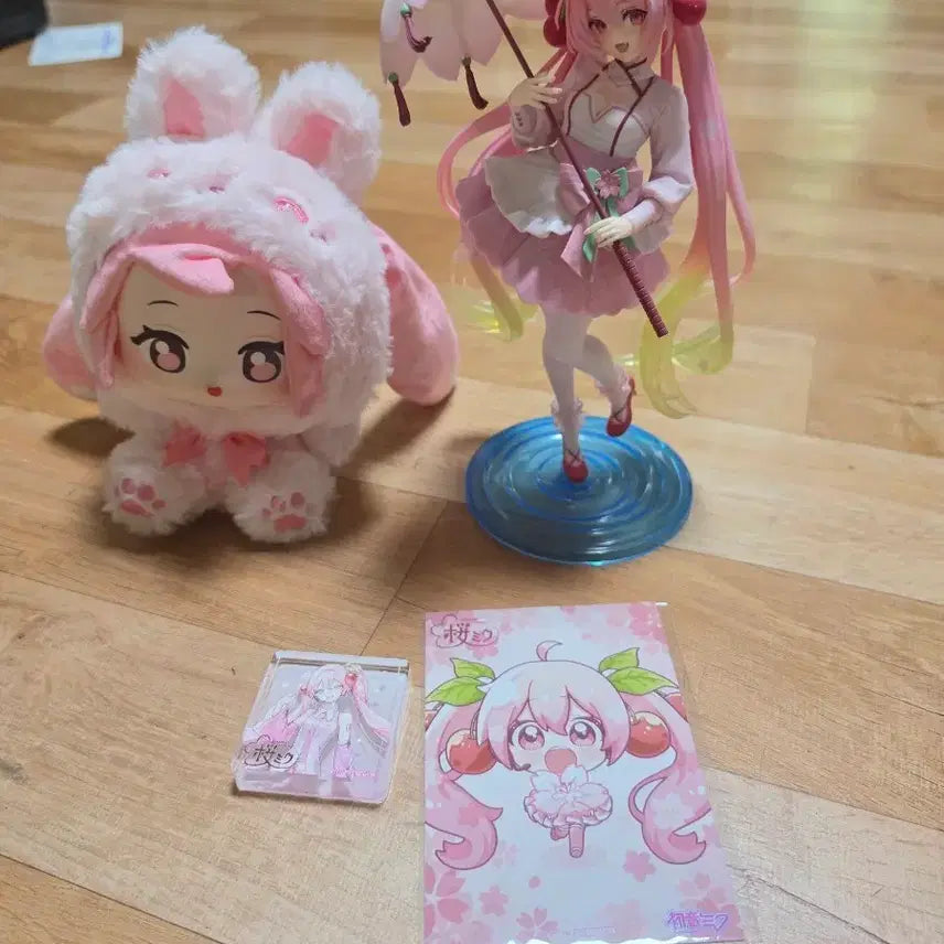 [BUNJANG] Sakura Miku Figure &amp; Goods Set / 사쿠라 미쿠 피규어 굿즈 세트