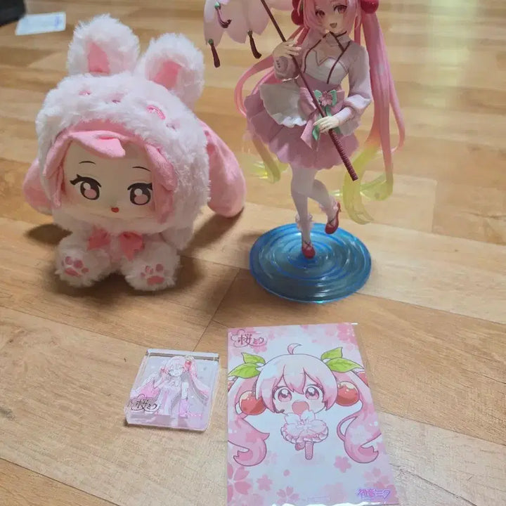 [BUNJANG] Sakura Miku Figure &amp; Goods Set / 사쿠라 미쿠 피규어 굿즈 세트
