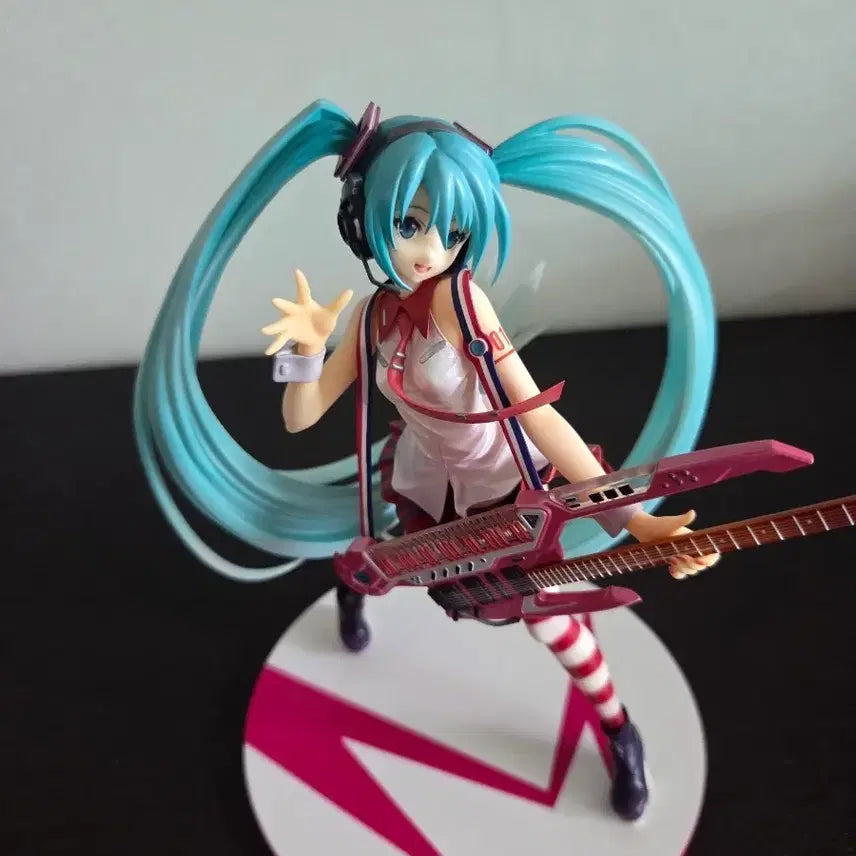 [BUNJANG] Hatsune Miku Figure with Guitar / 하츠네 미쿠 피규어 기타 포함