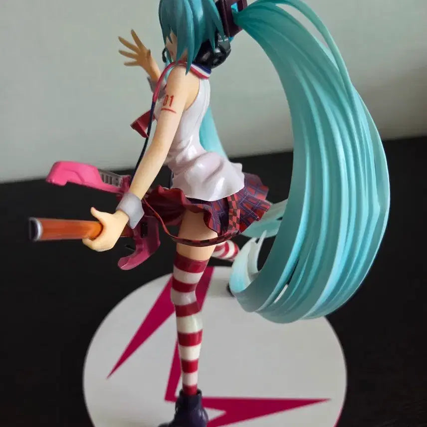 [BUNJANG] Hatsune Miku Figure with Guitar / 하츠네 미쿠 피규어 기타 포함