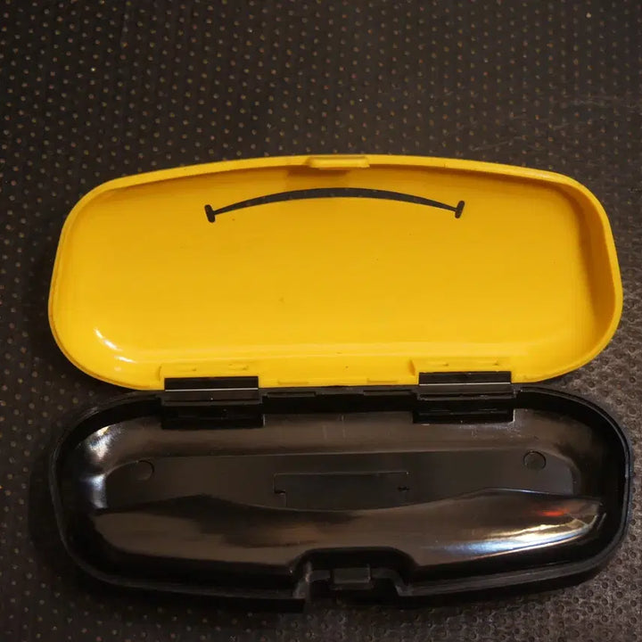 [BUNJANG] Smile Vintage Glasses Case Interior Prop / 스마일 빈티지안경집 안경케이스 인테리어소품 빈티지소품UU
