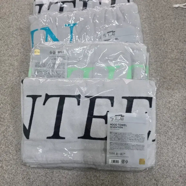 [BUNJANG] SEVENTEEN Hooded Towel 4-Set / 세븐틴 후드 타월 4종 세트