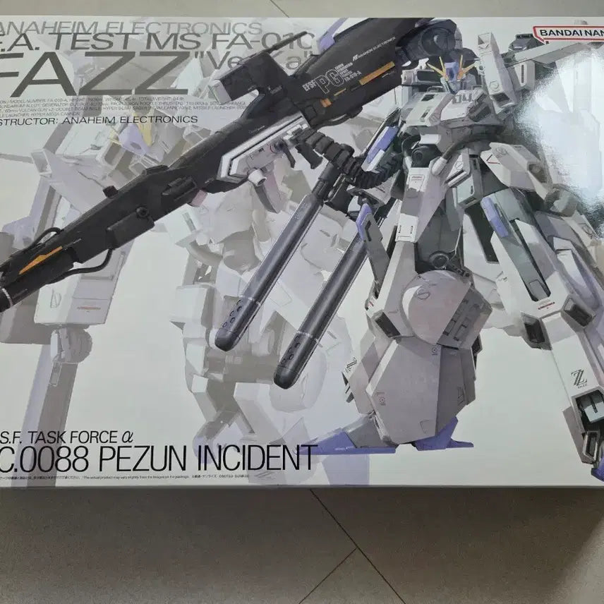 [BUNJANG] Bandai Namco MG FAZZ Ver.Ka UC.0088 Gundam Model Kit / 반다이남코 MG FAZZ Ver.Ka UC.0088 건담 파즈 프라모델