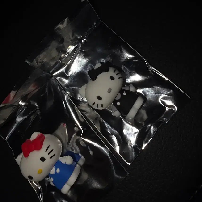 [BUNJANG] Hello Kitty Greek Yogurt Magnet / 그릭요거트 헬로키티 마그넷