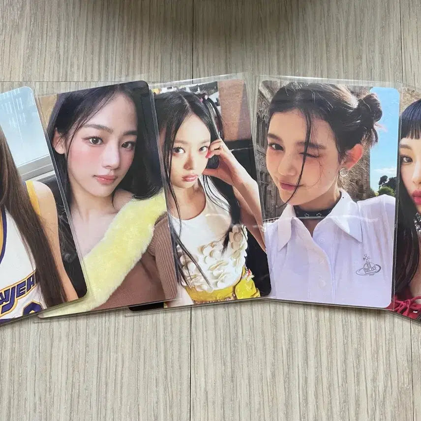 [BUNJANG] NewJeans Burgundy Bag Album Attention Photocard Bundle / 한정판! 뉴진스 가방앨범 버건디 어텐션앨범 | 포카앨범 포토카드 10장 증정