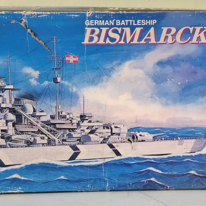 [BUNJANG] Gangnam Model 1/400 Scale German Battleship Bismarck Plastic Model Kit - Unused / 근대사 수집 옛날 프라모델 독일 전함 비스마르크 프라모델 키트 미사용 박스본