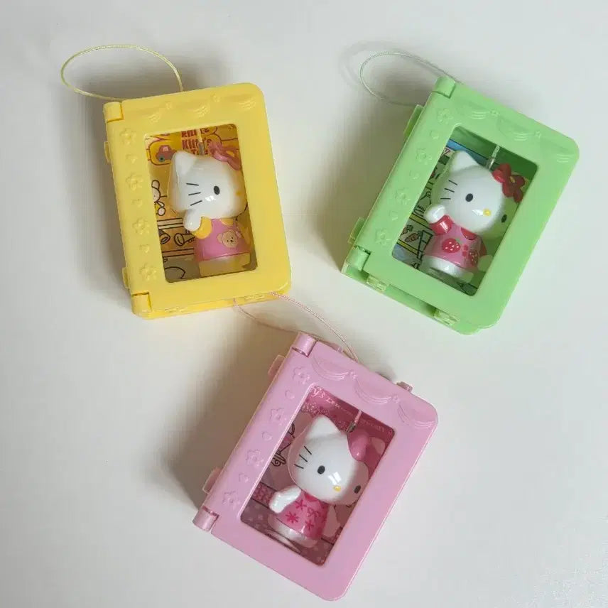 [BUNJANG] Sanrio Classic Kitty Figure Strap (Book Case) / 개별)고전키티 피규어 스트랩 키티 책피규어