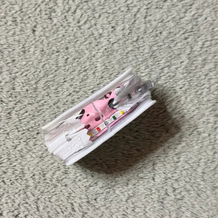 [BUNJANG] Miffy Crocs Pink Gachapon Keychain Figure / 미피 크록스 핑크 키링 피규어 가챠 분홍