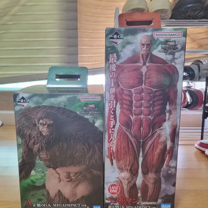 [BUNJANG] Attack on Titan Beast Titan &amp; Colossal Titan Figure Bundle Set / 진격의거인 짐승거인+초대형거인 일괄판매