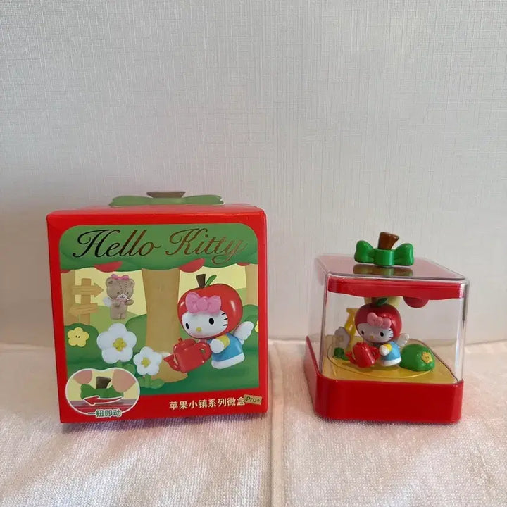 [BUNJANG] Hello Kitty Apple Town Series Figures Set (2 Pieces, Brand New) / 헬로키티 애플타운 시리즈 피규어 2개 세트 (새상품)