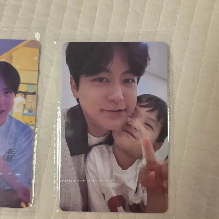 [BUNJANG] Hyungbu Tteokbokki Yoo Jun &amp; Jo Ttaeng Double-Sided Photocard Bundle Set / 유준이 포토카드 양도