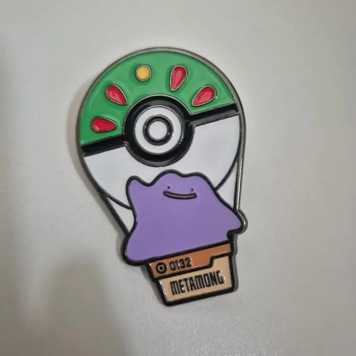 [BUNJANG] Lotte World Pokemon Ditto Balloon Flight Pin Badge / 롯데월드 포켓몬 메타몽 풍선비행 핀뱃지