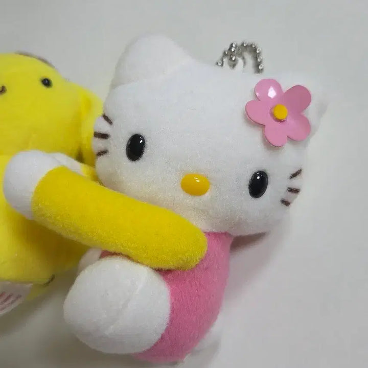 [BUNJANG] Vintage Hello Kitty &amp; Pompompurin "Hugging" Plush Charm / 일괄)고전키티 폼폼푸린 찍찍이 인형 키링 안아줘 인형 카오하나 키티