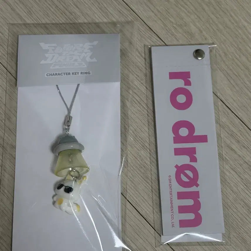 [BUNJANG] NCT Renjun Keychain &amp; Bookmark Bundle Set / 런쥔 키링 런쥔 북마크 일괄판매