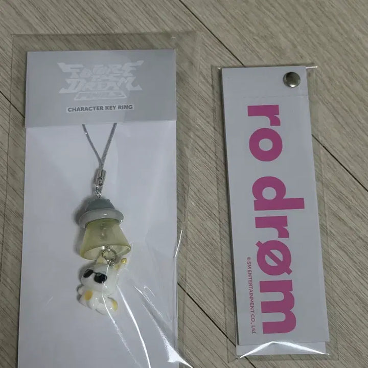 [BUNJANG] NCT Renjun Keychain &amp; Bookmark Bundle Set / 런쥔 키링 런쥔 북마크 일괄판매